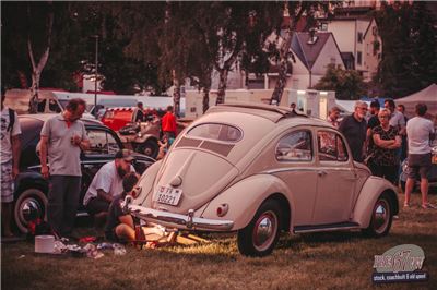 Fixing an Oval Sunroof Beetle at Bad Camberg 2019 - IMG_0608.jpg